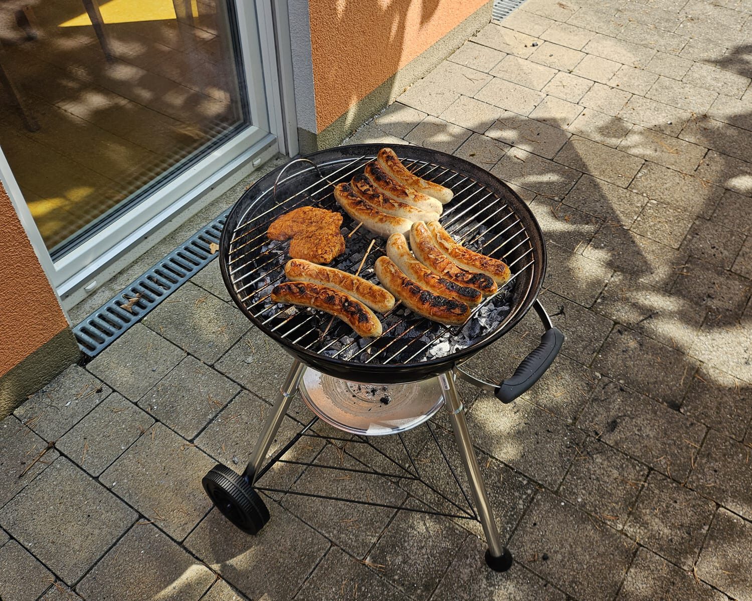 Natürlich wird im Sommer auch manchmal der Grill angeheizt.